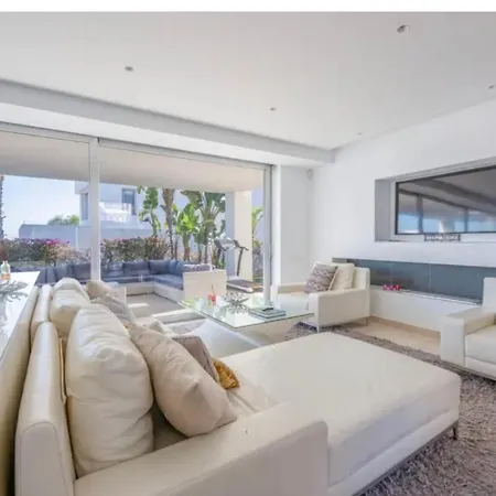 Magnifique Contemporaine Villa *